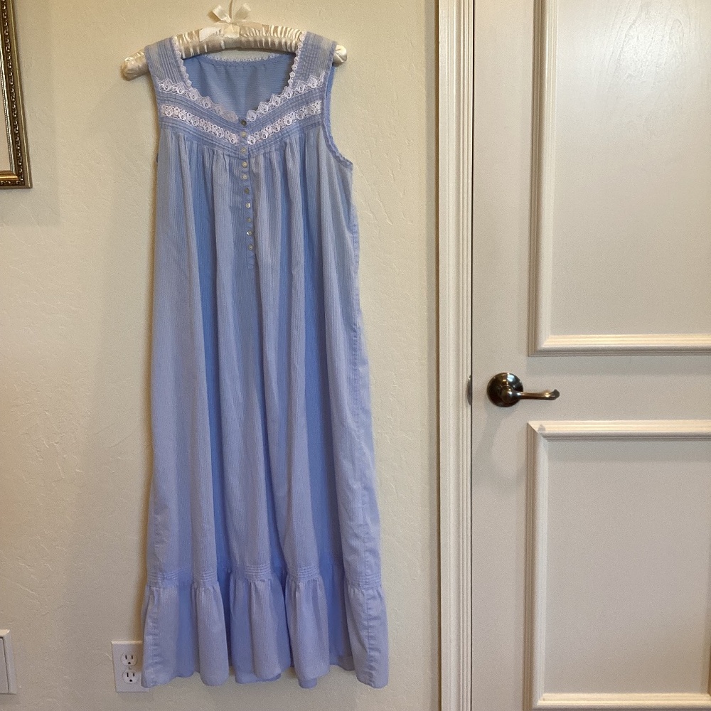 Eileen West nightgown